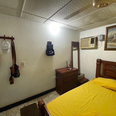Casa Vecina Hostal Санта Марта Екстериор снимка